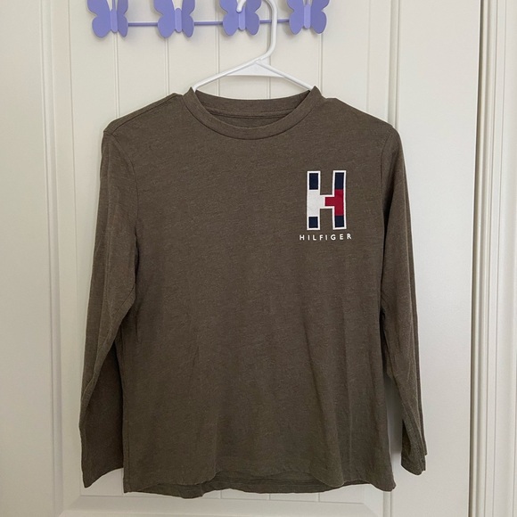 EUC Tommy Hilfiger boy’s green‎ logo decal long sleeve crew shirt medium - Picture 1 of 5